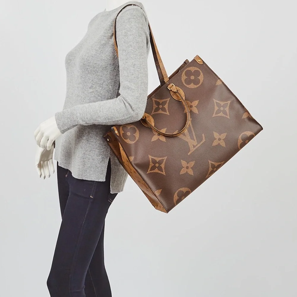 LV Limited Edition Louis Vuitton Giant Monogram Reverse Canvas OnTheGo GM Tote - Picture 15 of 16